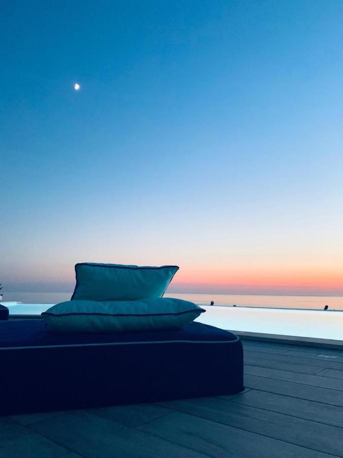 Luxury Villa Blue&Blanc Piscina A Sfioro Isola Diamante Exterior photo