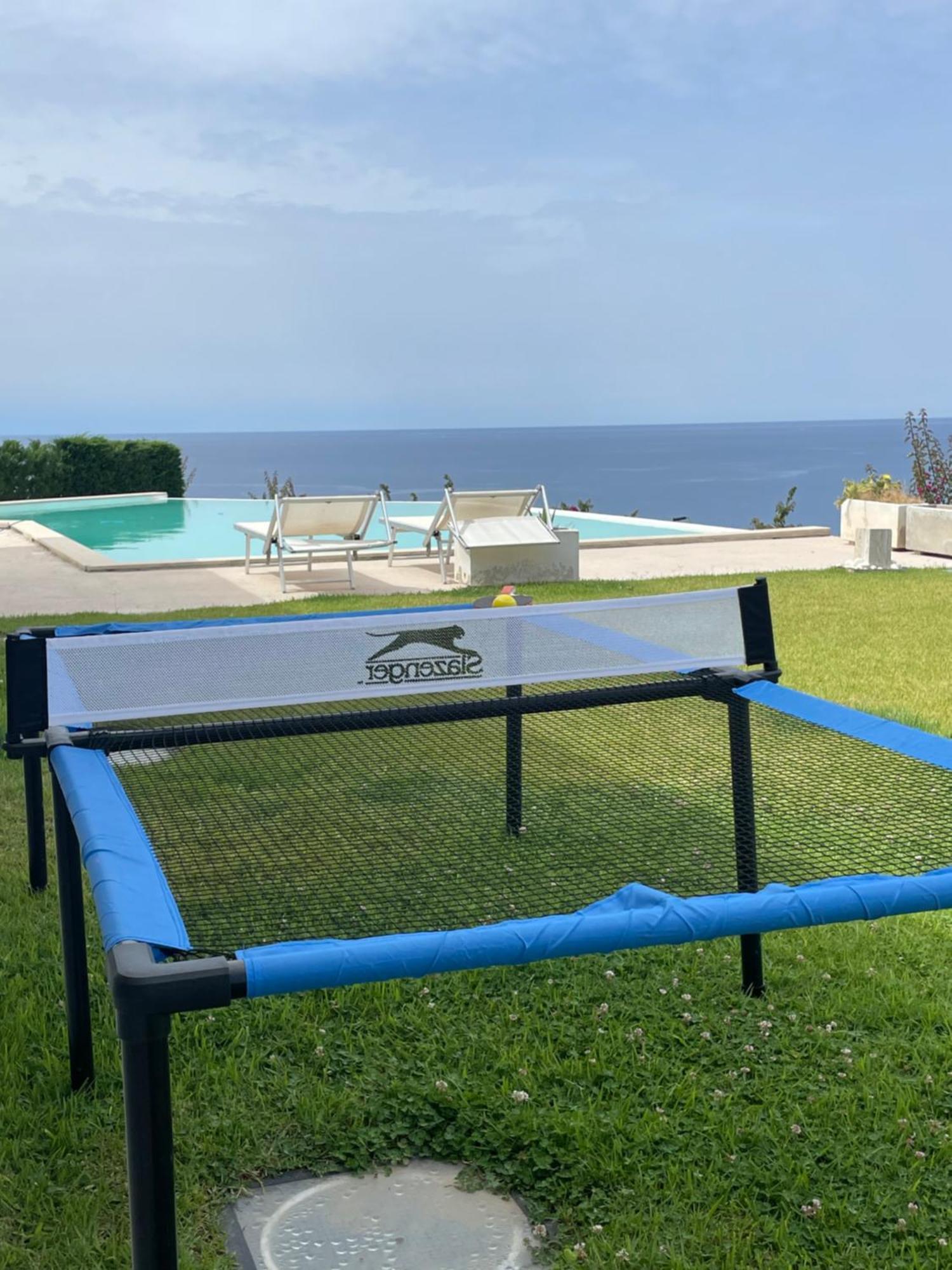 Luxury Villa Blue&Blanc Piscina A Sfioro Isola Diamante Exterior photo